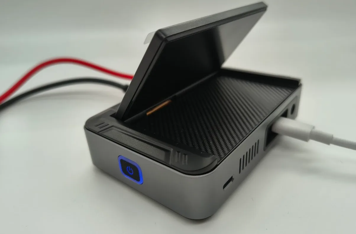Fnirsy DPS-150 - button for turning the output on and off