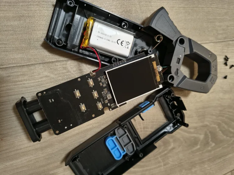 I tried the FNIRSI DMC-100 clamp multimeter.