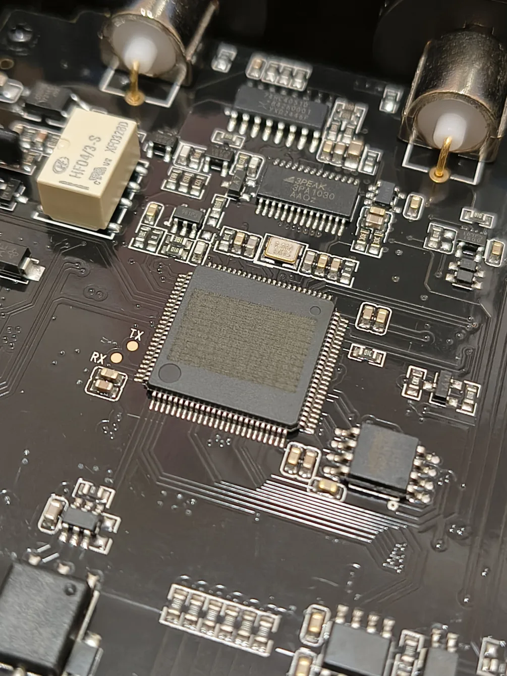 The removed labels of the component names inside the device were not surprising